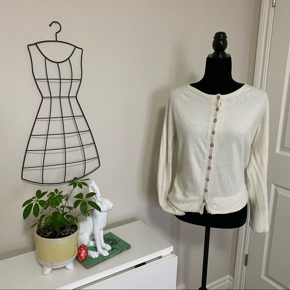 Cream cardigan sweater with jewelled buttons. - Picture 3 of 5